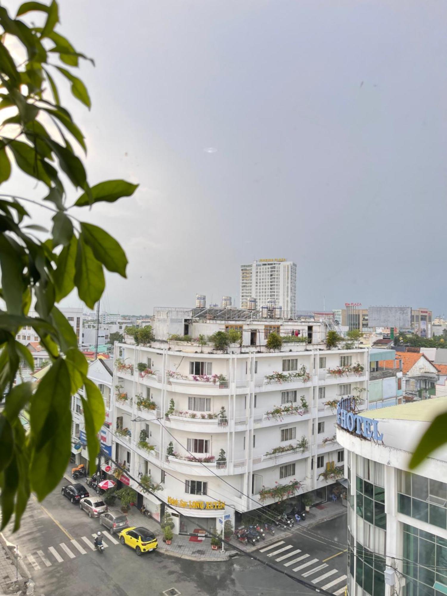 Long Xuyên Dong Xuyen Hotel מראה חיצוני תמונה