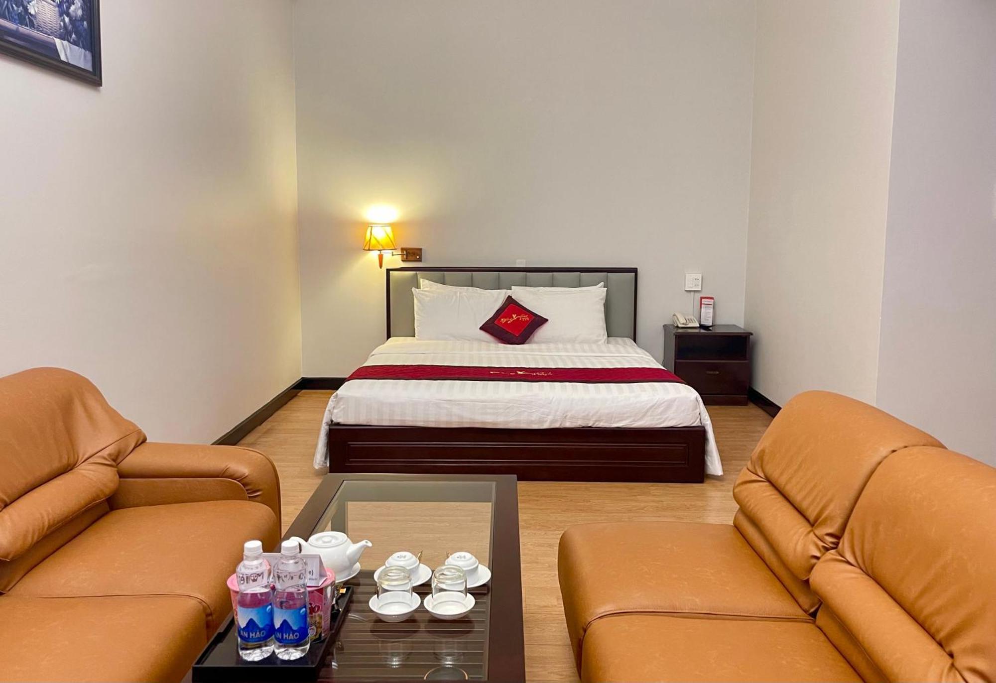 Long Xuyên Dong Xuyen Hotel מראה חיצוני תמונה