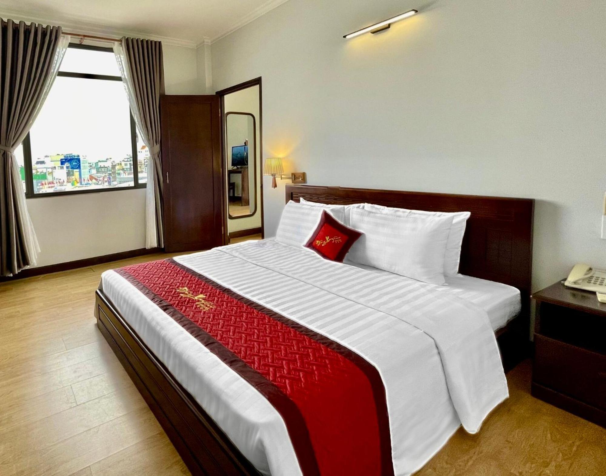 Long Xuyên Dong Xuyen Hotel מראה חיצוני תמונה
