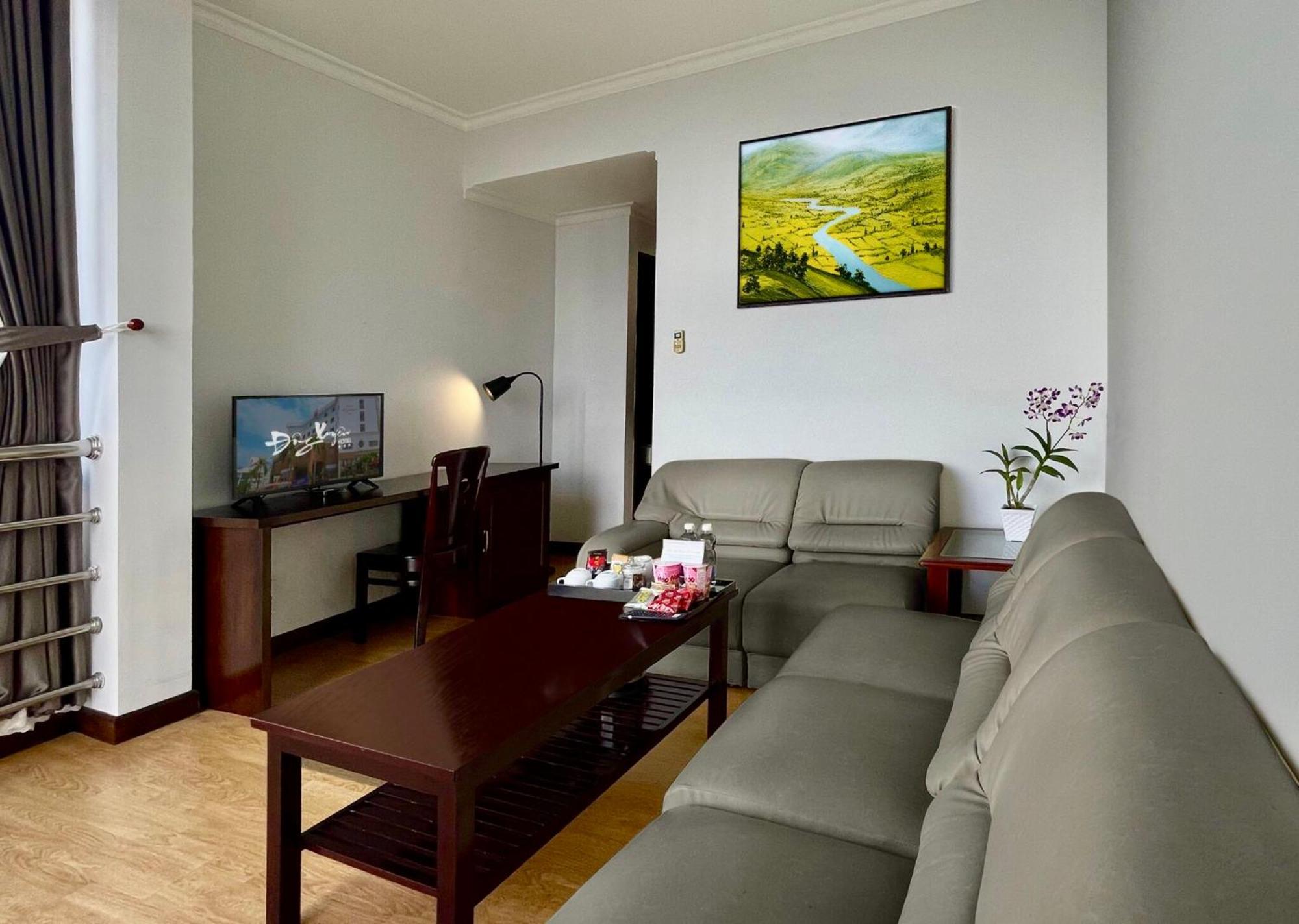 Long Xuyên Dong Xuyen Hotel מראה חיצוני תמונה